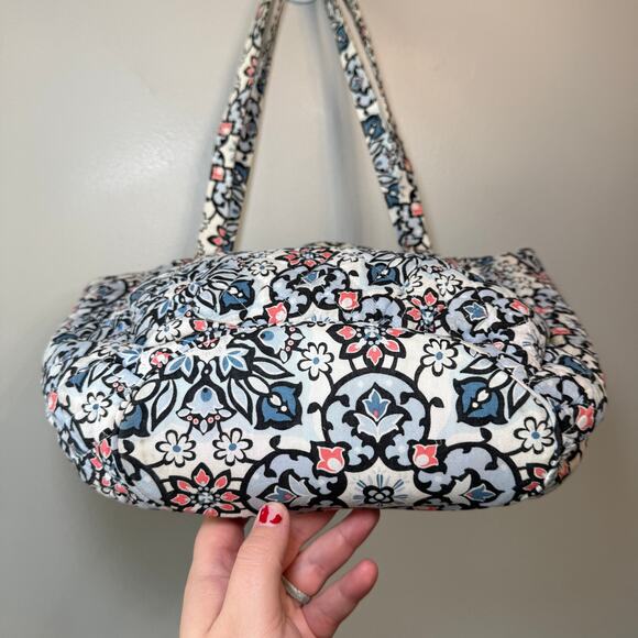 Vera Bradley Lisbon Medallion Floral Print Glenna Tote Bag Purse - Picture 4 of 9